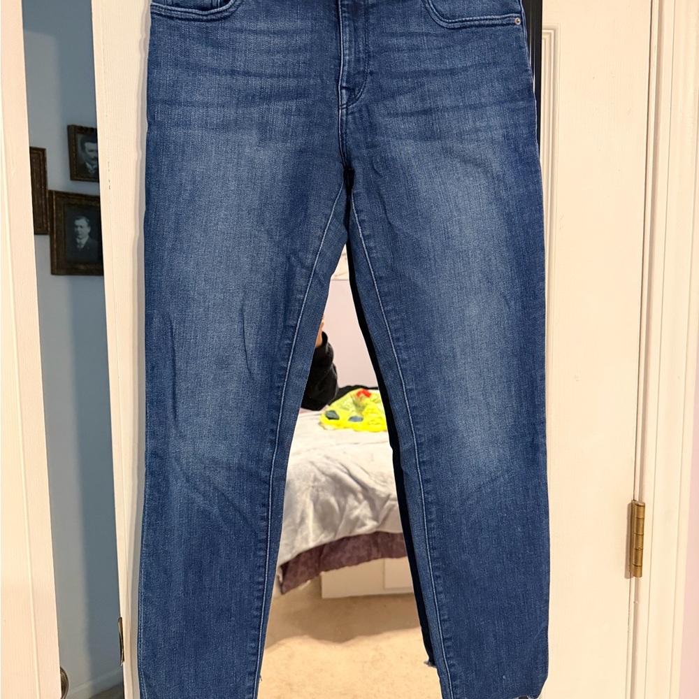 DL1961 Women's Cropped Blue Jeans